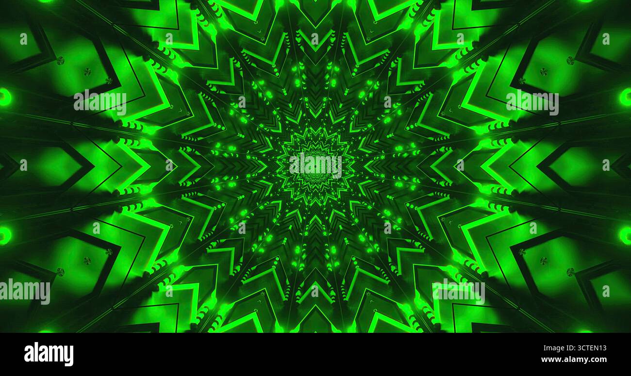 Questa opera d'arte presenta un motivo geometrico dinamico in verde brillante, con forme intricate ed elementi luminosi che irradiano dal centro. Il design cr Foto Stock