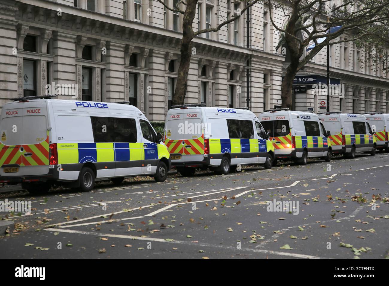 Londra, Regno Unito - 10 04 2025, Israele-Gaza: I manifestanti di Londra scendono in piazza a sostegno della Palestina, del Regno Unito e della polizia che arrestano persone. Foto Stock