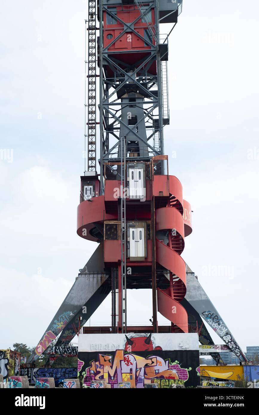L'Hotel Faralda, un rinnovato gru sul NDMS wharf in Amsterdam Foto Stock