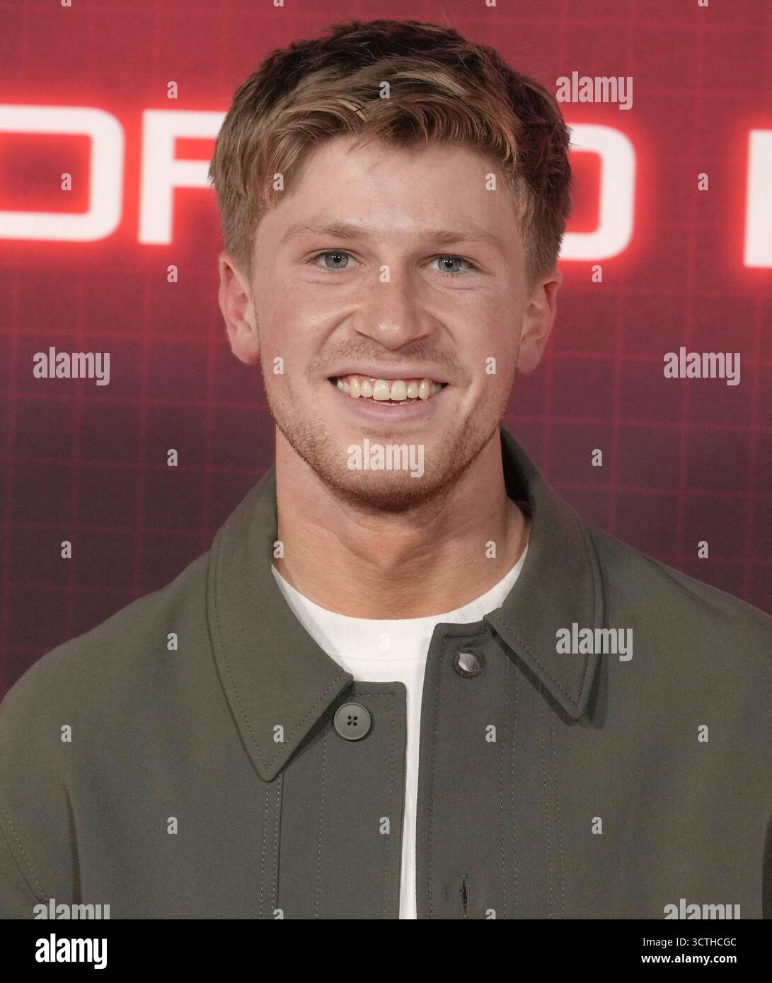 Los Angeles, Stati Uniti. 6 ottobre 2025. Robert Irwin arriva al Disney's TRON: ARES World Premiere tenutasi al TCL Chinese Theatre di Hollywood, CA, lunedì 6 ottobre 2025. (Foto di Sthanlee B. Mirador/Sipa USA) credito: SIPA USA/Alamy Live News Foto Stock