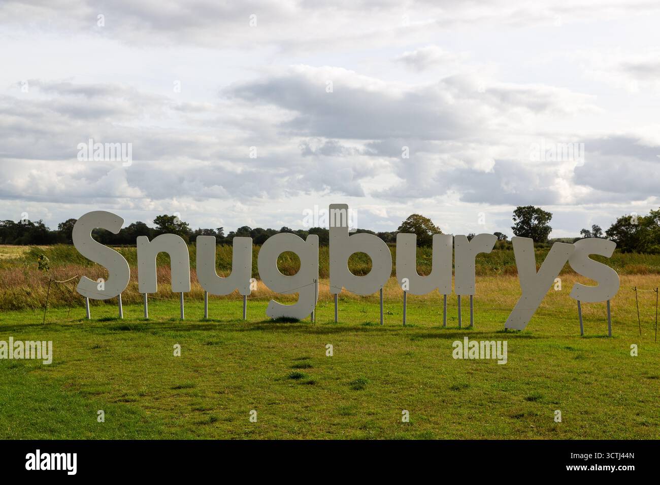 Grande cartello Snugburgs presso Snugburys Ice Cream, Park Farm, Hurleston, Nantwich, Cheshire Foto Stock