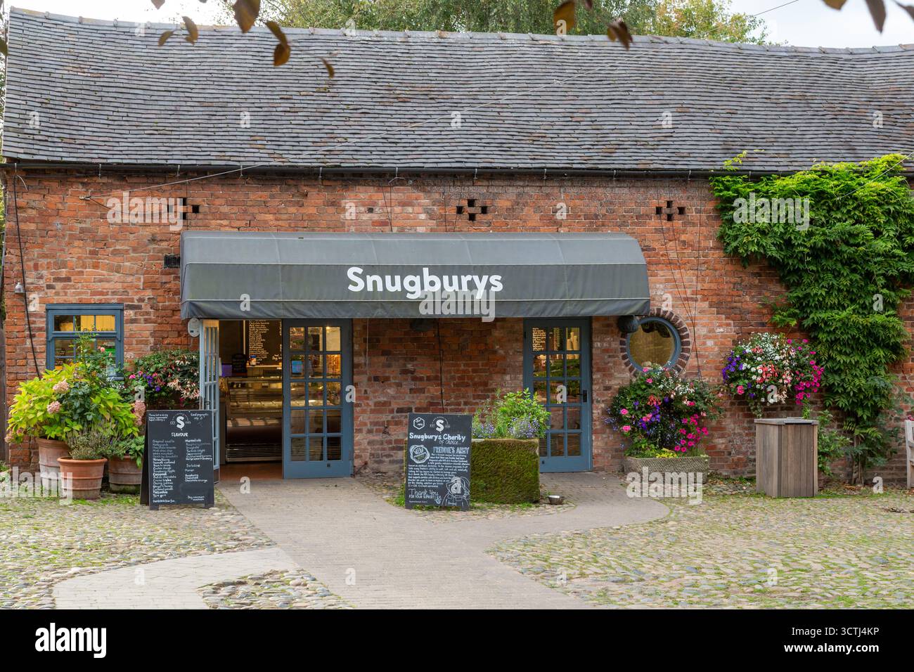 Negozio agricolo presso Snugburys Ice Cream, Park Farm, Hurleston, Nantwich, Cheshire Foto Stock