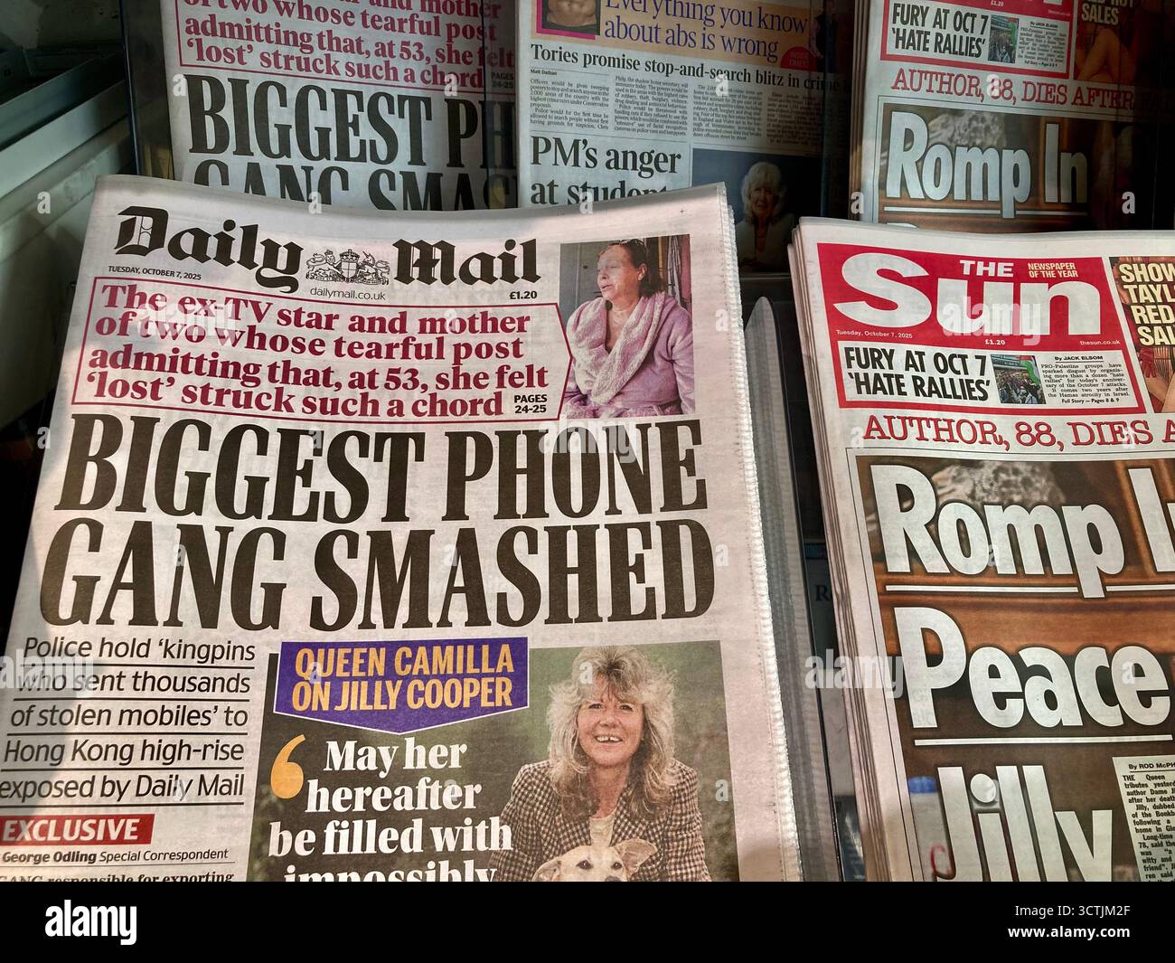 Un giornale britannico riporta che la più grande banda telefonica ha distrutto a Londra Foto Stock