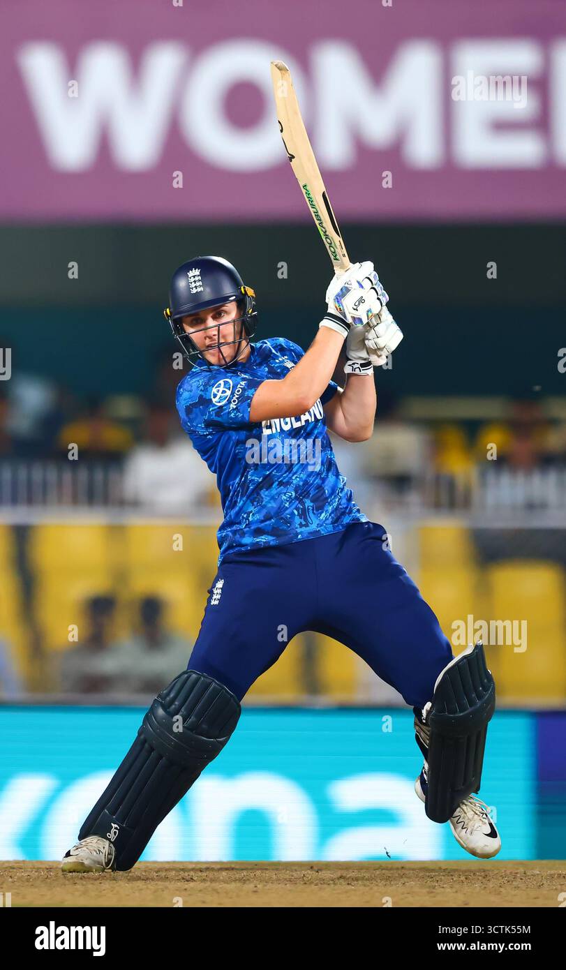 Guwahati, India. 7 ottobre 2025. NAT Sciver Brunt (Capitano) dell'Inghilterra durante la partita di Coppa del mondo femminile ICC England Women vs Bangladesh Women all'ACA Barsapara Cricket Stadium, Guwahati, Assam/ India, 7 ottobre 2025 (foto di Shubhajit Roy Karmakar/News Images) a Guwahati, India, il 7/10/2025. (Foto di Shubhajit Roy Karmakar/News Images/Sipa USA) credito: SIPA USA/Alamy Live News Foto Stock
