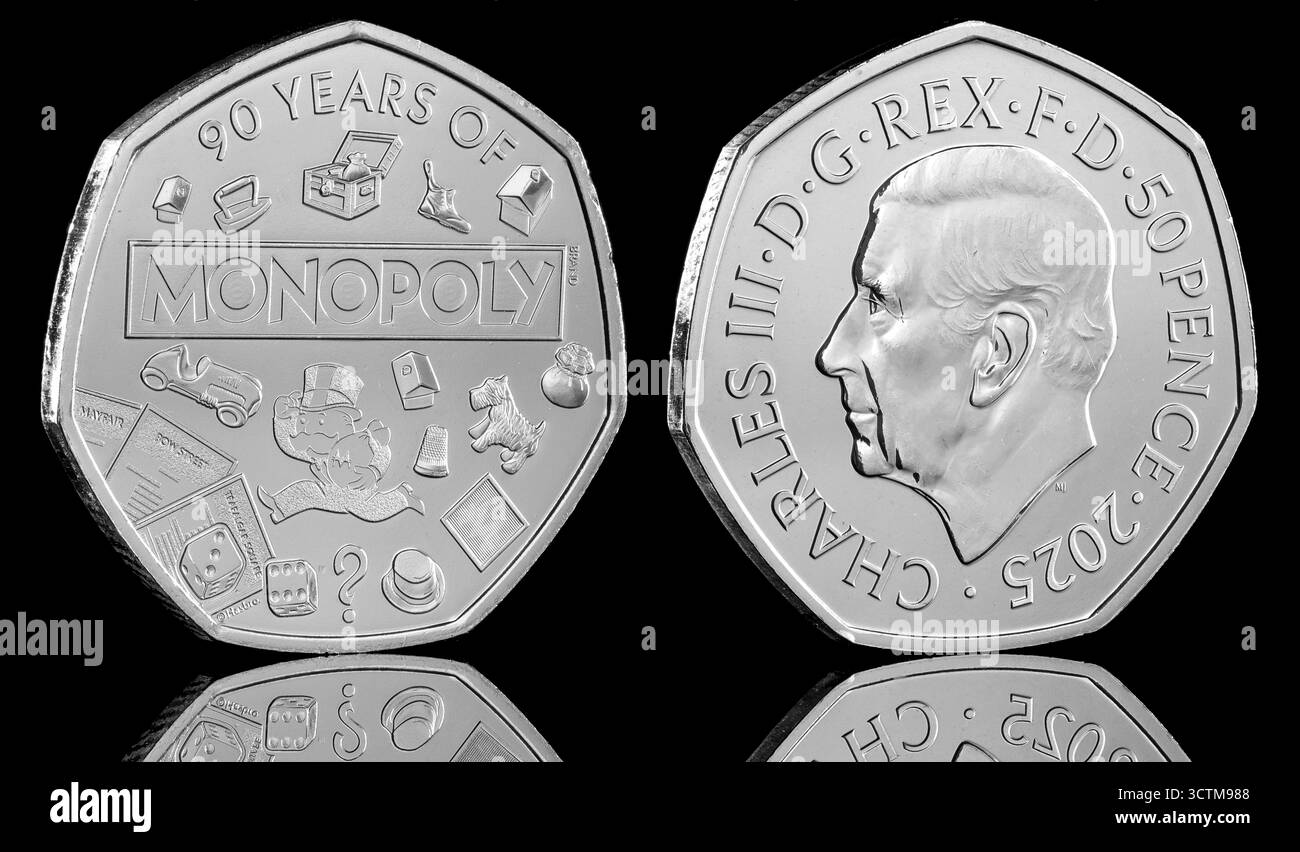 2025 Regno Unito 50 Pence per commemorare i 90 anni del classico gioco da tavolo "Monopoli" Foto Stock
