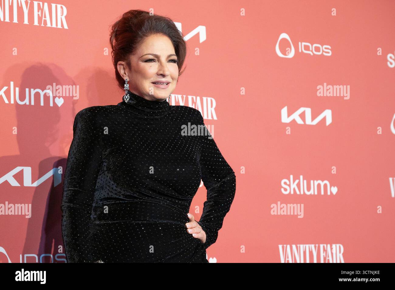 Madrid, Spagna. 7 ottobre 2025. Gloria Estefan partecipa ai Vanity Fair Awards a la Borda del Mentidero, Madrid. Credito: SOPA Images Limited/Alamy Live News Foto Stock