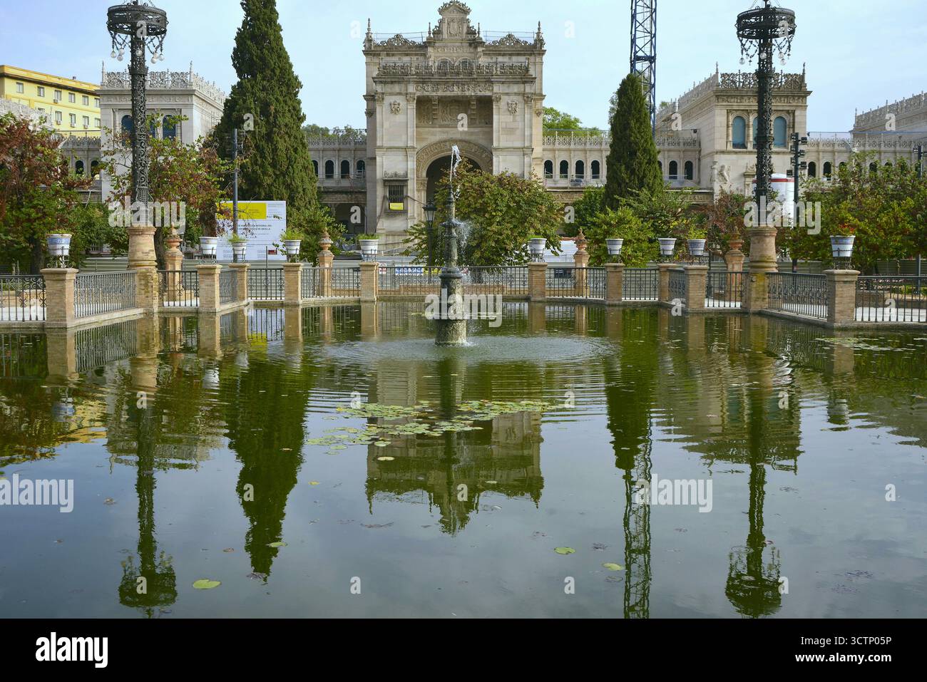 Il Museo Archeologico si trova nel Parco Maria Luisa a Siviglia, Andalusia, Spagna. Foto Stock