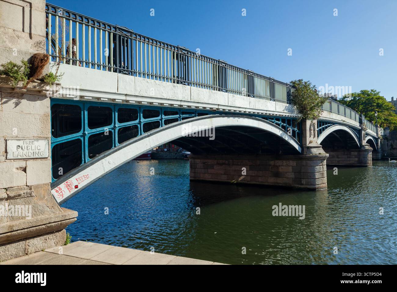 Windsor Eton Bridge sul fiume Tamigi, Berkshire, Inghilterra. Foto Stock