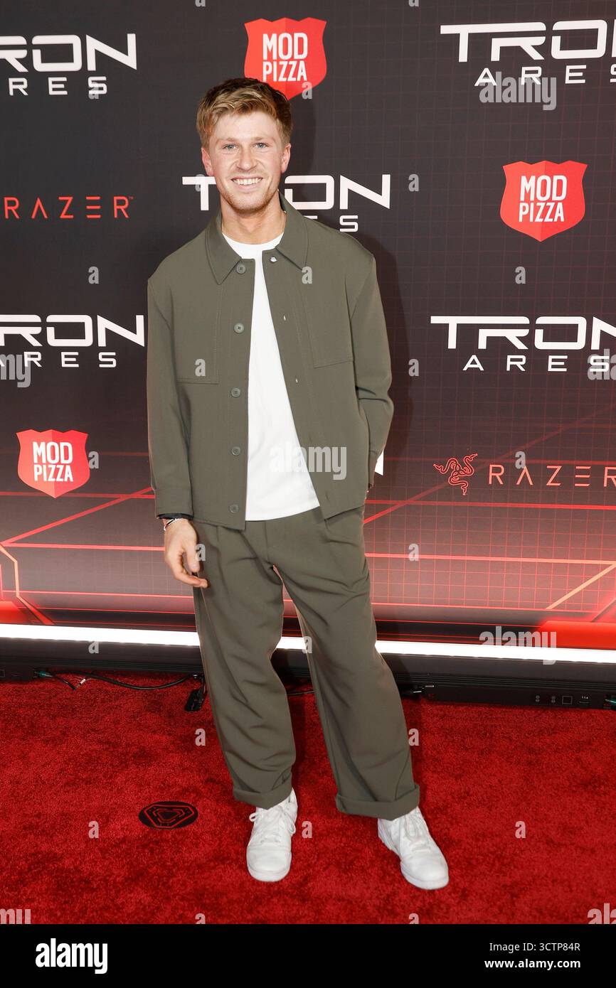 6 ottobre 2025, Los Angeles, California, USA: Robert Irwin alla prima mondiale di Tron Ares al TCL Chinese Theatre IMAX (Credit Image: © Nina Prommer/ZUMA Press Wire) SOLO PER USO EDITORIALE! Non per USO commerciale! Foto Stock