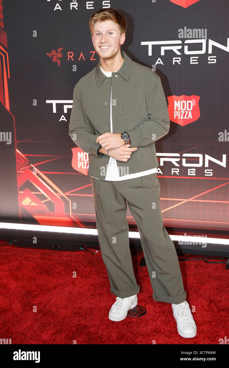 6 ottobre 2025, Los Angeles, California, USA: Robert Irwin alla prima mondiale di Tron Ares al TCL Chinese Theatre IMAX (Credit Image: © Nina Prommer/ZUMA Press Wire) SOLO PER USO EDITORIALE! Non per USO commerciale! Foto Stock