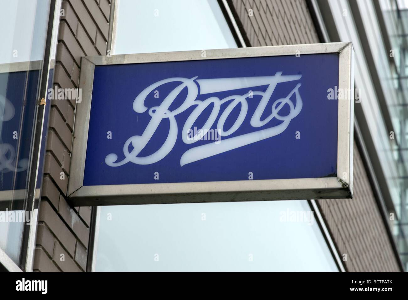 Billboard Boots Apotheek Loevestein Drugstore ad Amsterdam, Paesi Bassi, 7-10-2025 Foto Stock