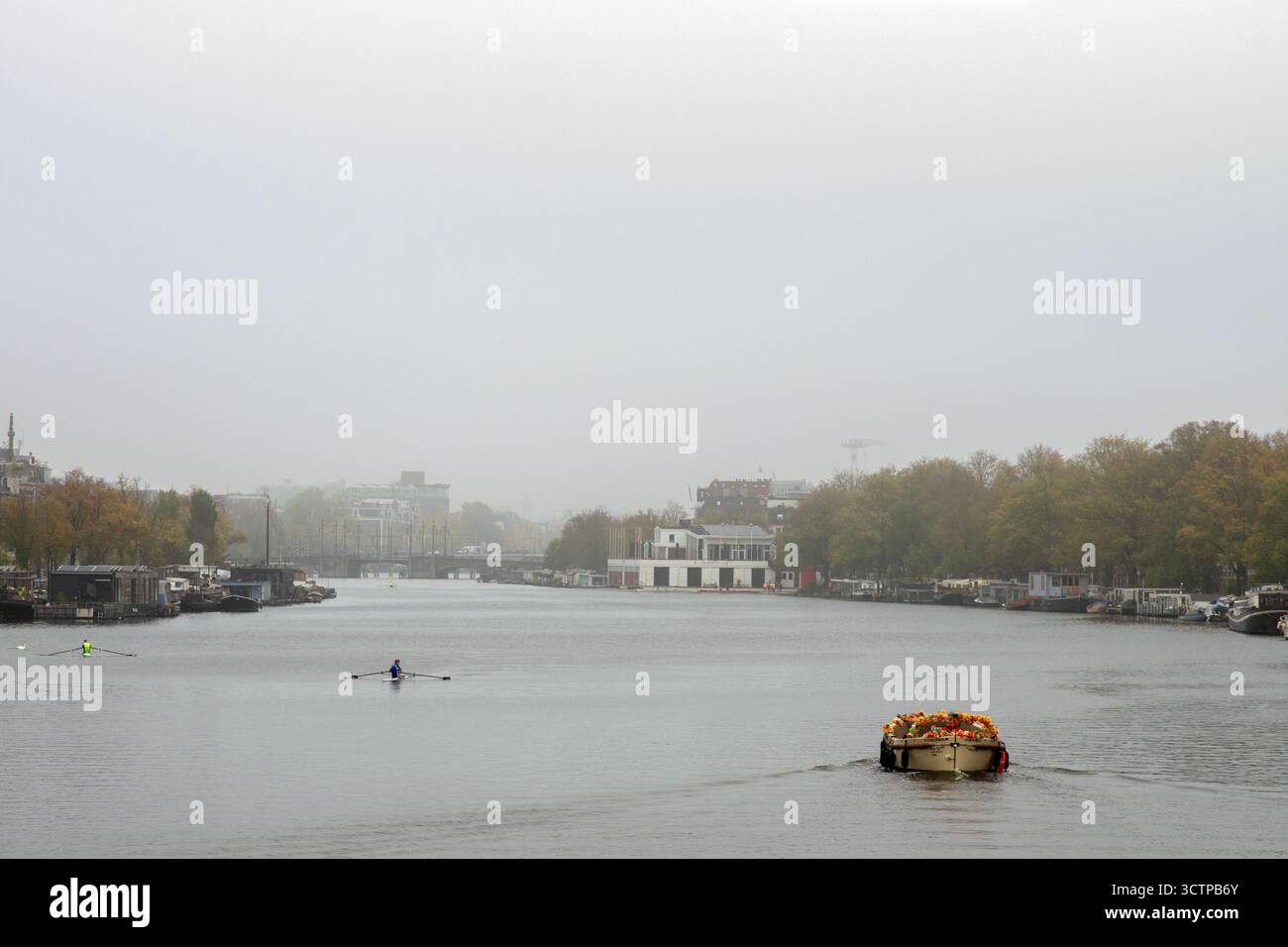Vista dal ponte Berlagebrug di Amsterdam, Paesi Bassi, 7-10-2025 Foto Stock
