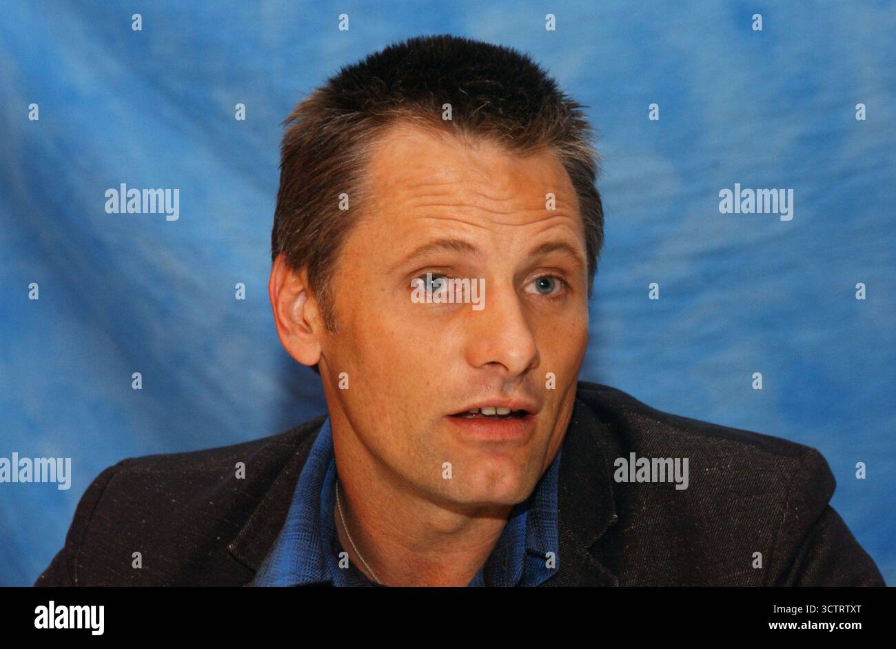 Viggo Mortensen in conferenza stampa per il Signore degli anelli: Il ritorno del Re, Wadsworth Theatre - 05/12/03 Foto Stock