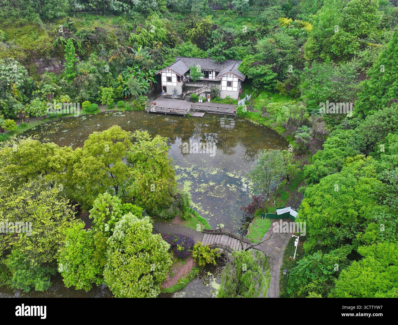 Fotografia aerea della sala commemorativa di Zhang Daqian nel giardino di Daqian, nella città di Neijiang, nella provincia di Sichuan Foto Stock