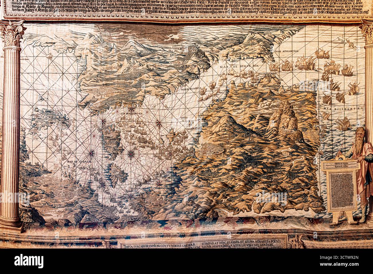 Un arazzo che mostra la conquista di Tunisi del 1535, appeso al Real Alcazar de Sevilla o all'Alcazar reale di Siviglia in Spagna, in Europa. Foto Stock