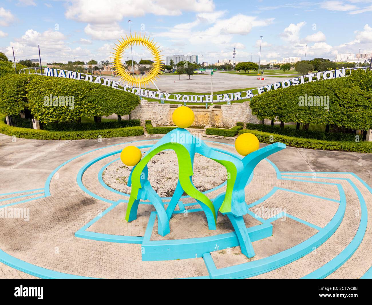 Miami, Florida, USA - 7 ottobre 2025: Miami Dade County Youth Fair and Exposition Grounds. Foto aerea scattata da Coral Way e SW 107th Avenue Foto Stock