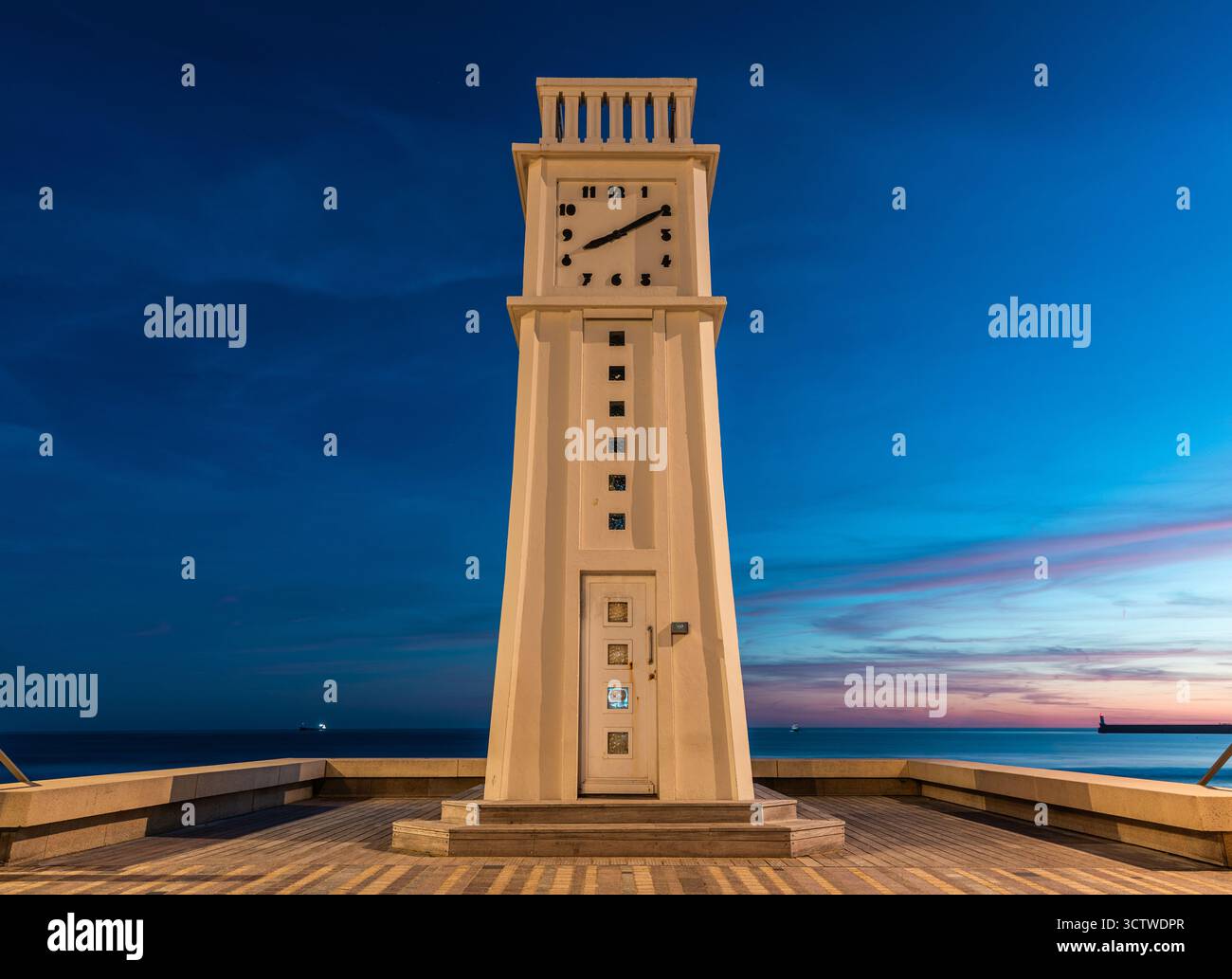 L'orologio sul remblai di Les Sables d'Olonne (Vendee, Francia) Foto Stock