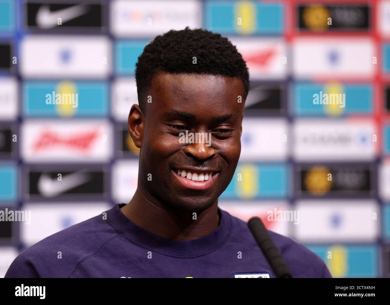 Marc Guéhi dell'Inghilterra durante una conferenza stampa al Wembley Stadium di Londra. Data foto: 8 ottobre 2025. Il credito per immagini dovrebbe essere: David Klein/Sportimage Credit: Sportimage Ltd/Alamy Live News Foto Stock