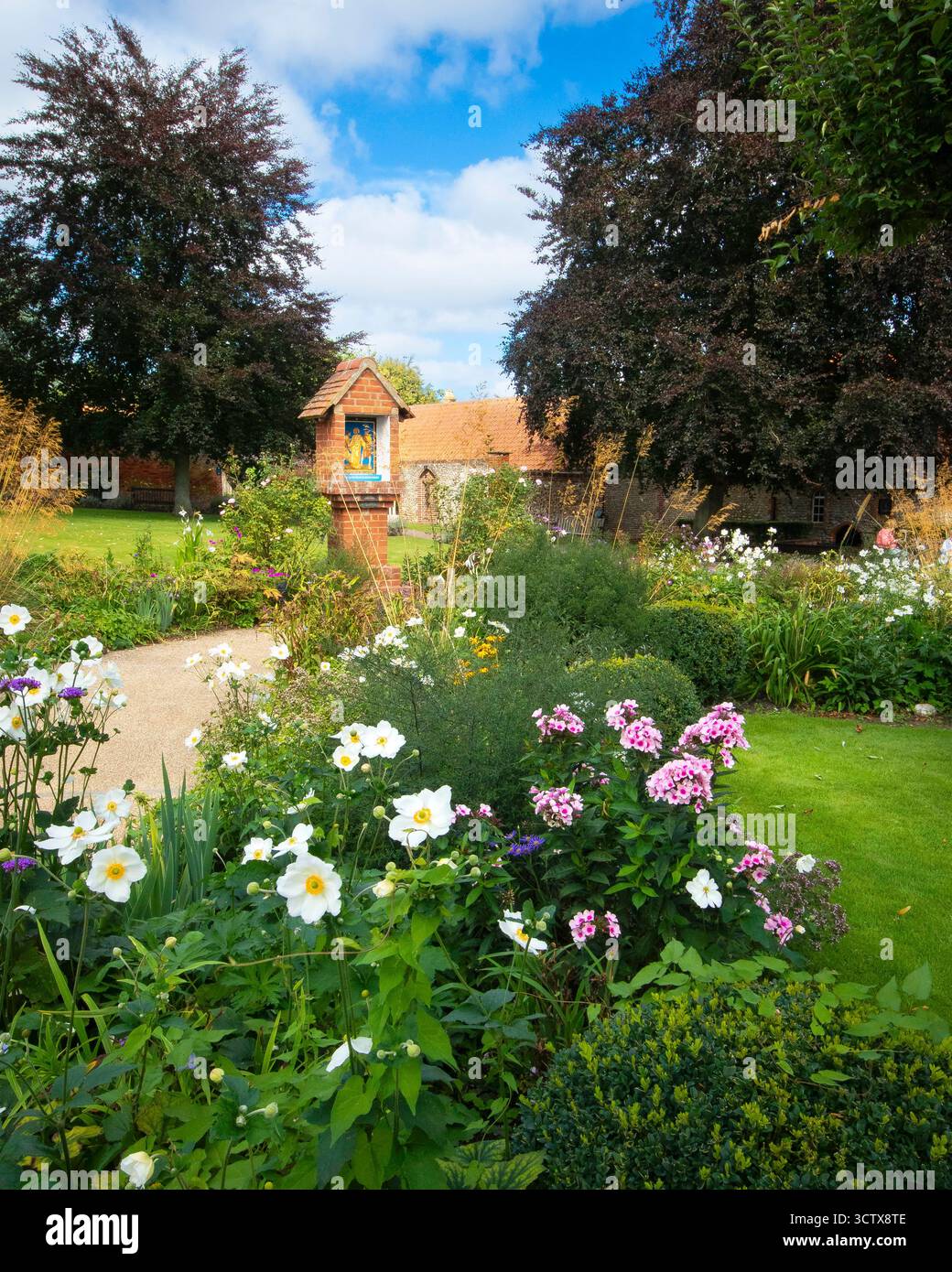 I Giardini del Santuario di nostra Signora, Little Walsingham, Norfolk, Inghilterra Regno Unito Foto Stock