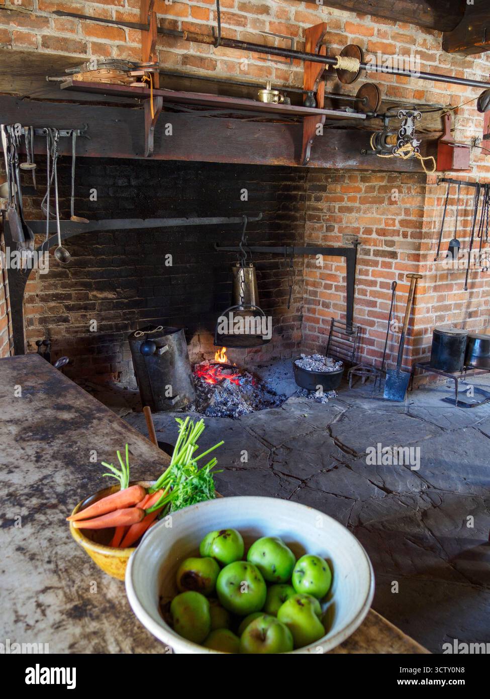 Fort George, Officers' Quarters Kitchen. Fort George, Niagara-on-the-Lake, Ontario, Canada Foto Stock