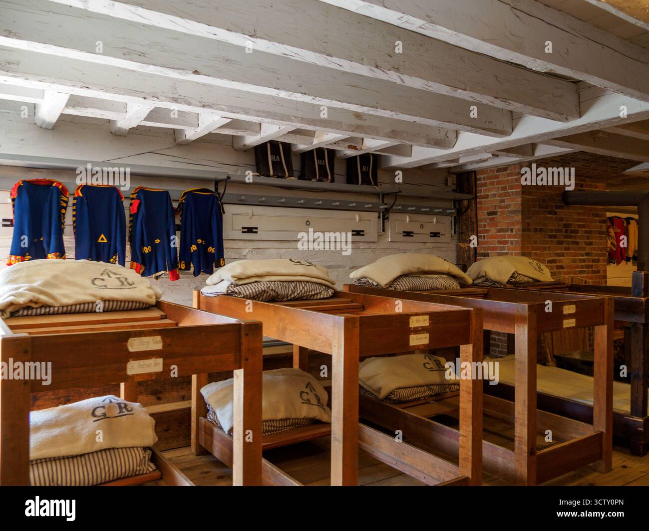 Fort George, The Blockhouse One - giubbotti di fanteria e letti a castello, Fort George, Niagara-on-the-Lake, Ontario, Canada Foto Stock
