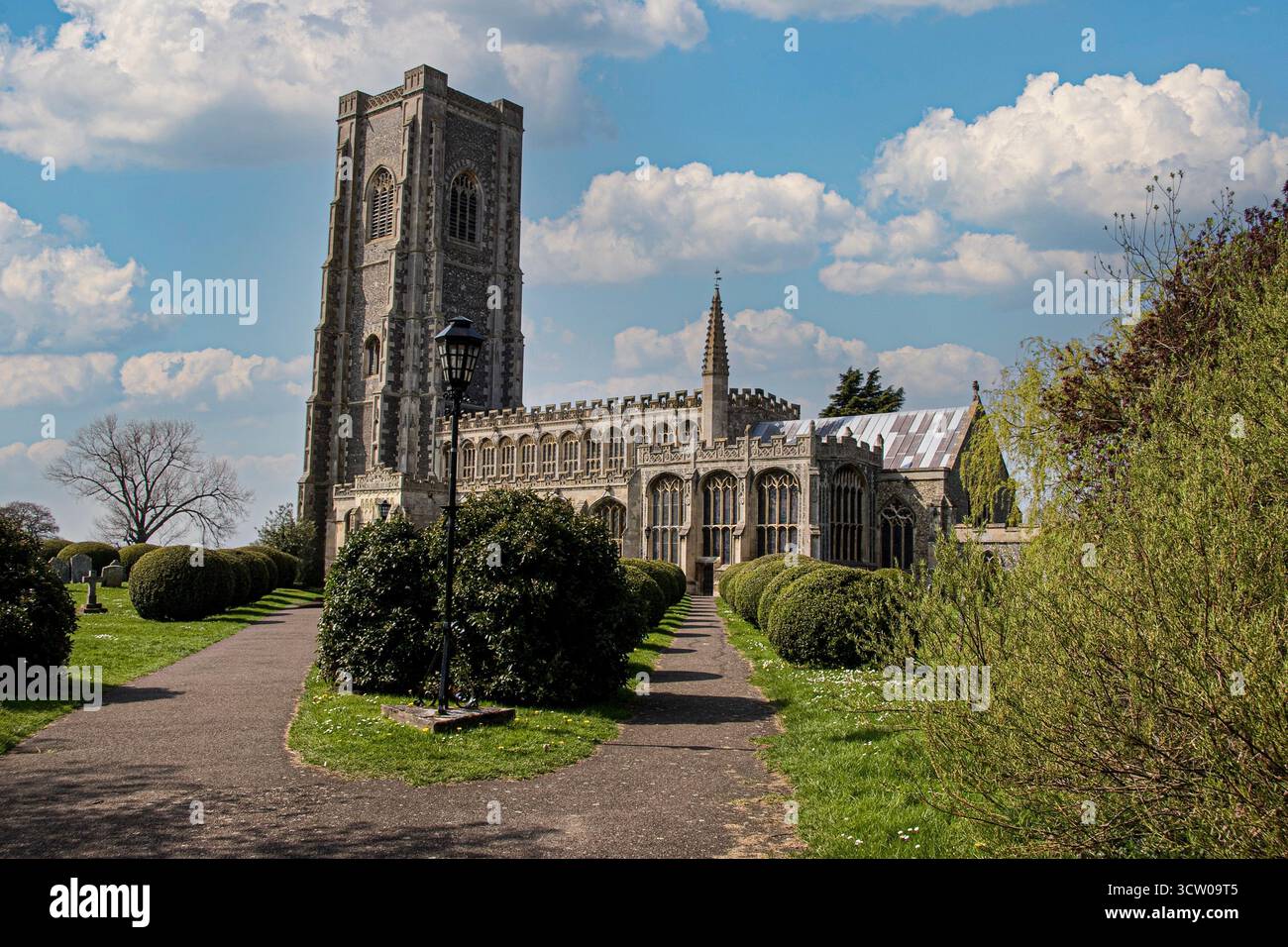 Chiesa di San Pietro e San Paolo, Lavenham, Suffolk, Inghilterra, costruita nel 1340 da ricchi donatori durante il periodo del commercio della lana Foto Stock