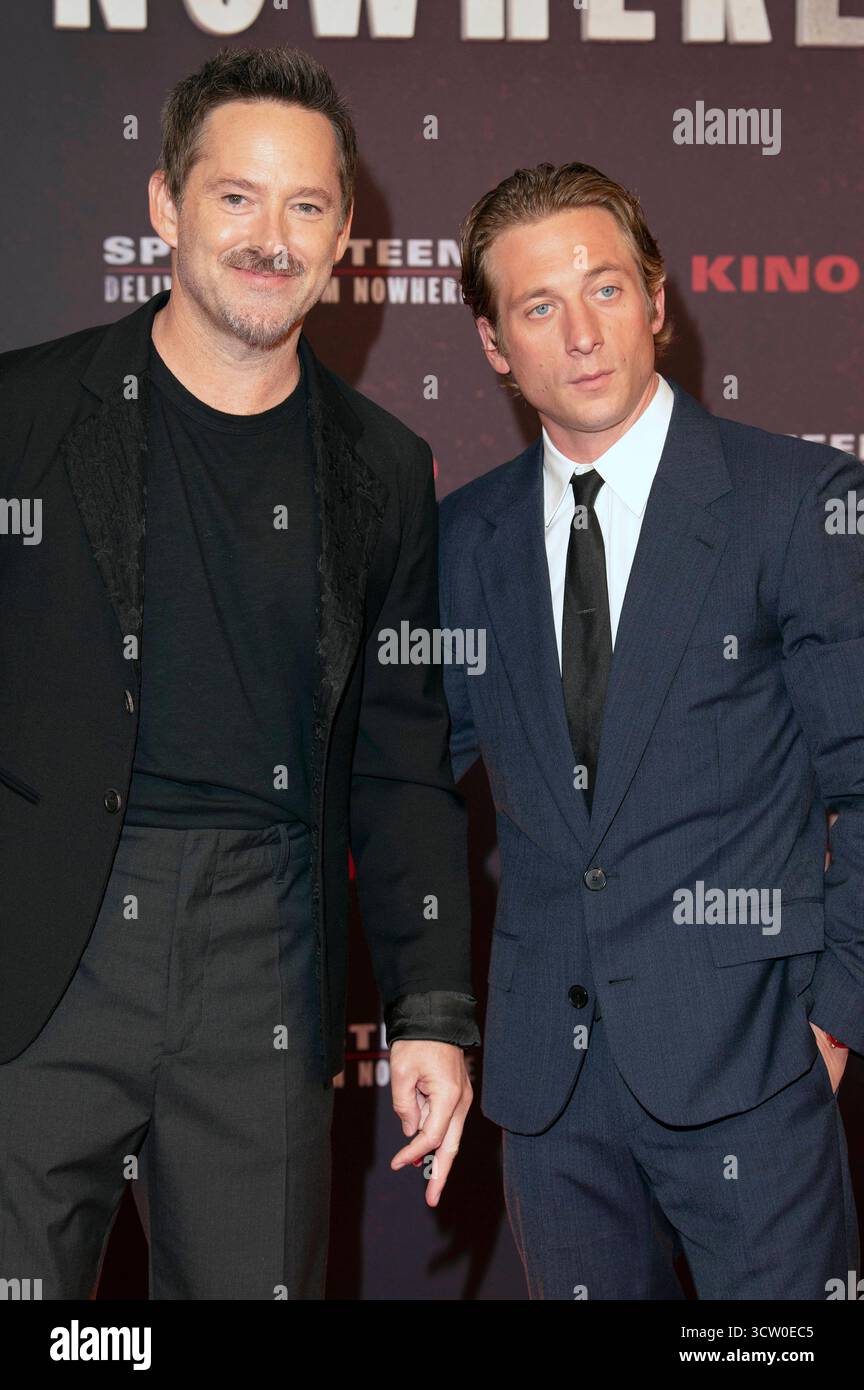 Scott Cooper e Jeremy Allen White bei der Premiere des Kinofilms Springsteen: Consegnami da Nowhere im Zoo Palast. Berlino, 08.10.2025 *** Scott Cooper e Jeremy Allen White alla prima del film Springsteen Deliver me from Nowhere allo Zoo Palast Berlin, 08 10 2025 foto:XJ.xKnowlesx/xFuturexImagex springsteen_5130 Foto Stock