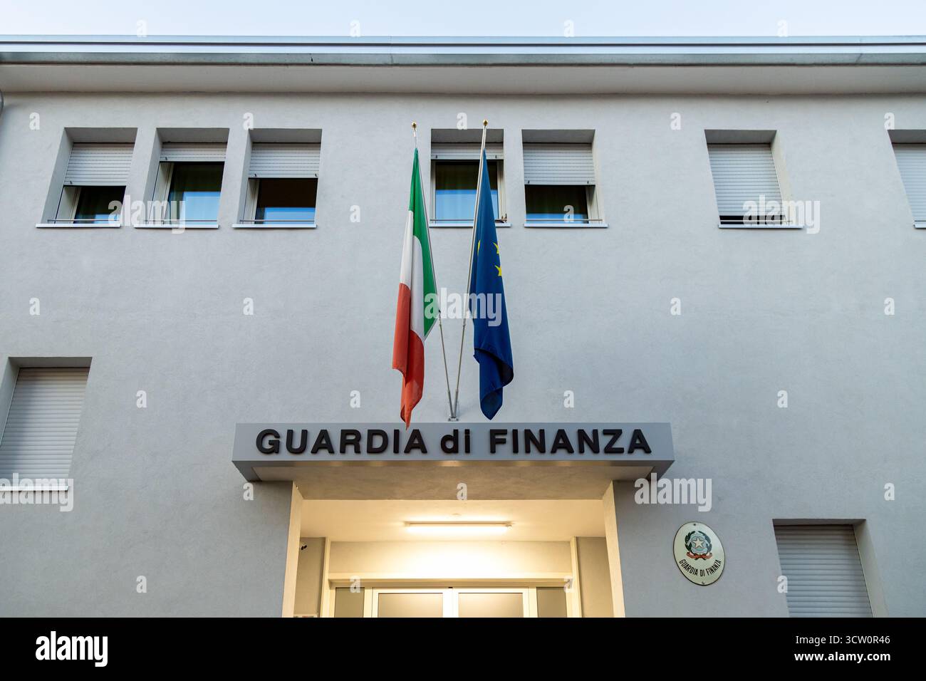Piove di sacco, Padova, Veneto, Italia - 11 agosto 2025: Vista esterna dell'edificio della Guardia di Finanza Foto Stock