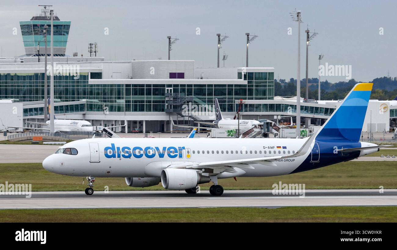 Ein Airbus A320-200 der Fluglinie, Airline, Fluggesellschaft Discover mit dem Kennzeichen, der Registrierung D-AIWF am Flughafen Franz Josef Strauß, Airport München, 04.10.2025, München Deutschland, Wirtschaft, Reisen, Flugzeuge am Flughafen München *** un Airbus A320 200 della compagnia aerea, della compagnia aerea, della compagnia aerea Discover con la targa, numero di registrazione AIWF presso l'aeroporto Franz Josef Strauß, Aeroporto di Monaco, 04 10 2025, Monaco di Baviera Germania , Economy, viaggio, aereo all'aeroporto xobx di Monaco Foto Stock