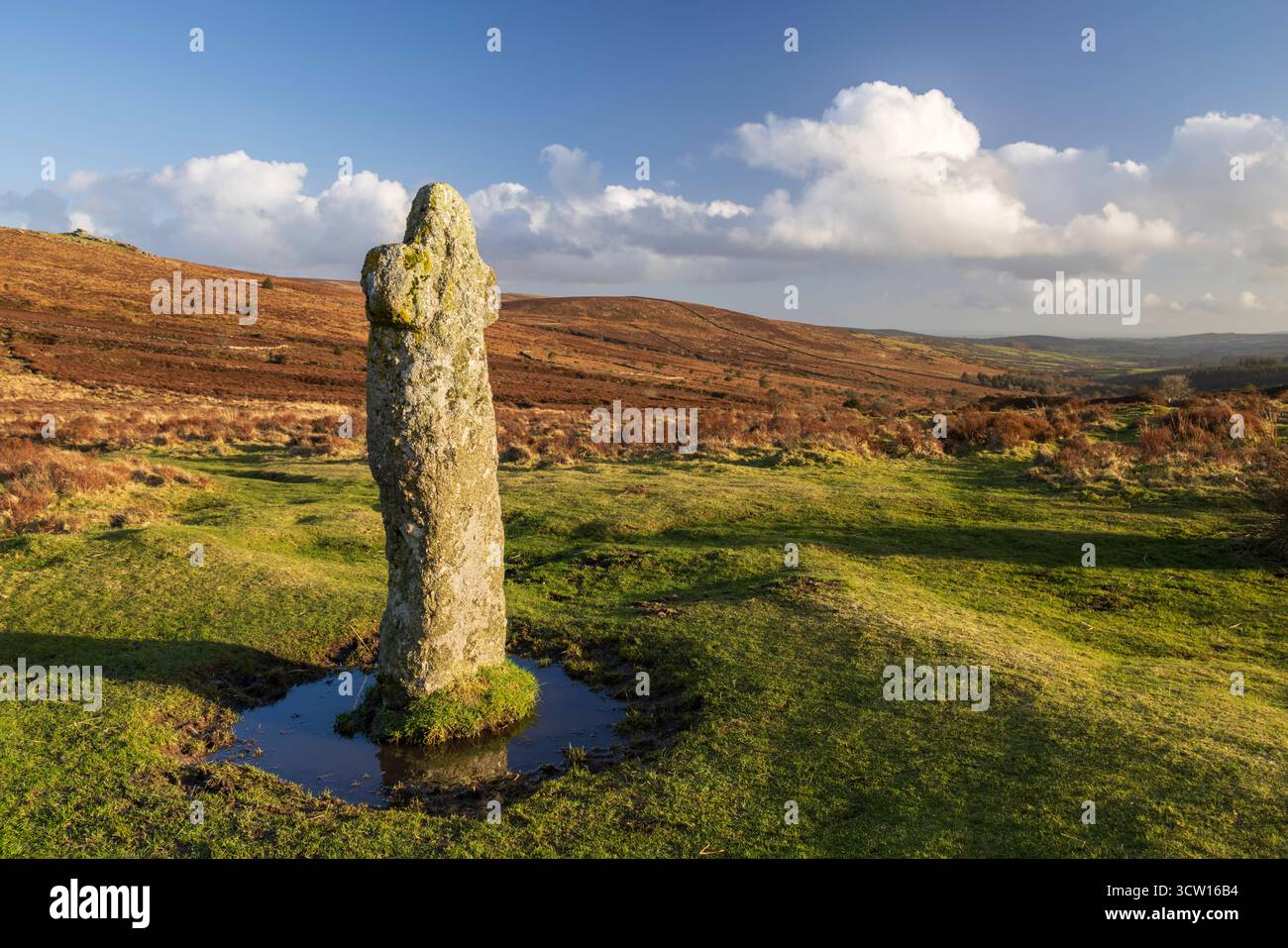 Bennet's Cross, un'antica croce di granito nel Dartmoor National Park, Devon, Inghilterra. Inverno (febbraio) 2025. Foto Stock