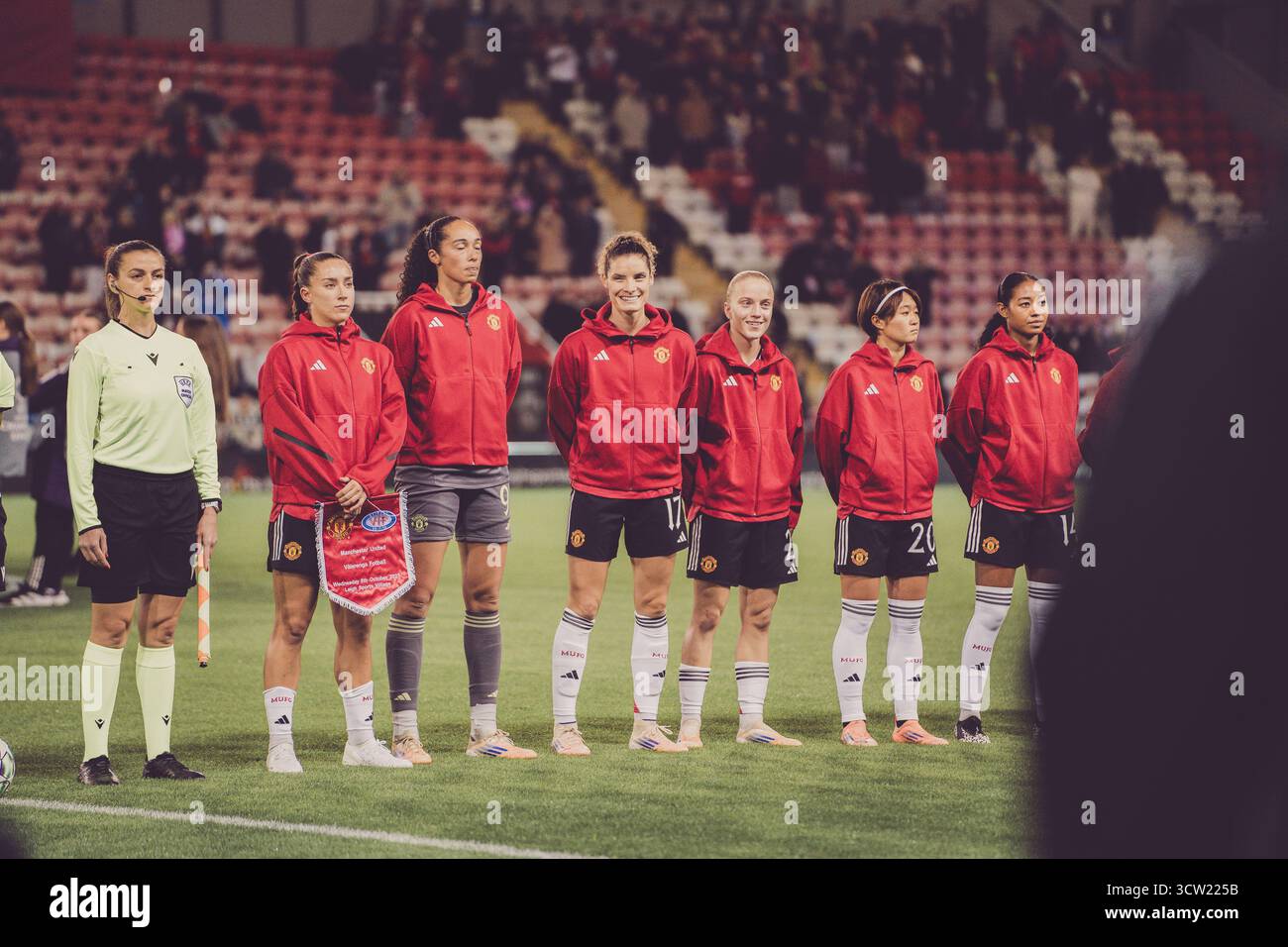 Manchester, Regno Unito, 8 ottobre 2025: Durante il Manchester United vs. Valerenga FC nella UEFA Women's Champions League al Leigh Sports Hub crediti: Adam Edwards/Alamy Live News Foto Stock