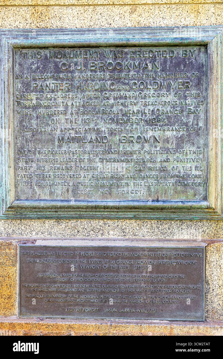 Iscrizione sul Maitland Brown Memorial (Explorers Monument) nell'Esplanade Park, Fremantle 6160 (Walyalup) vicino a Perth, Western Australia, Washington Foto Stock
