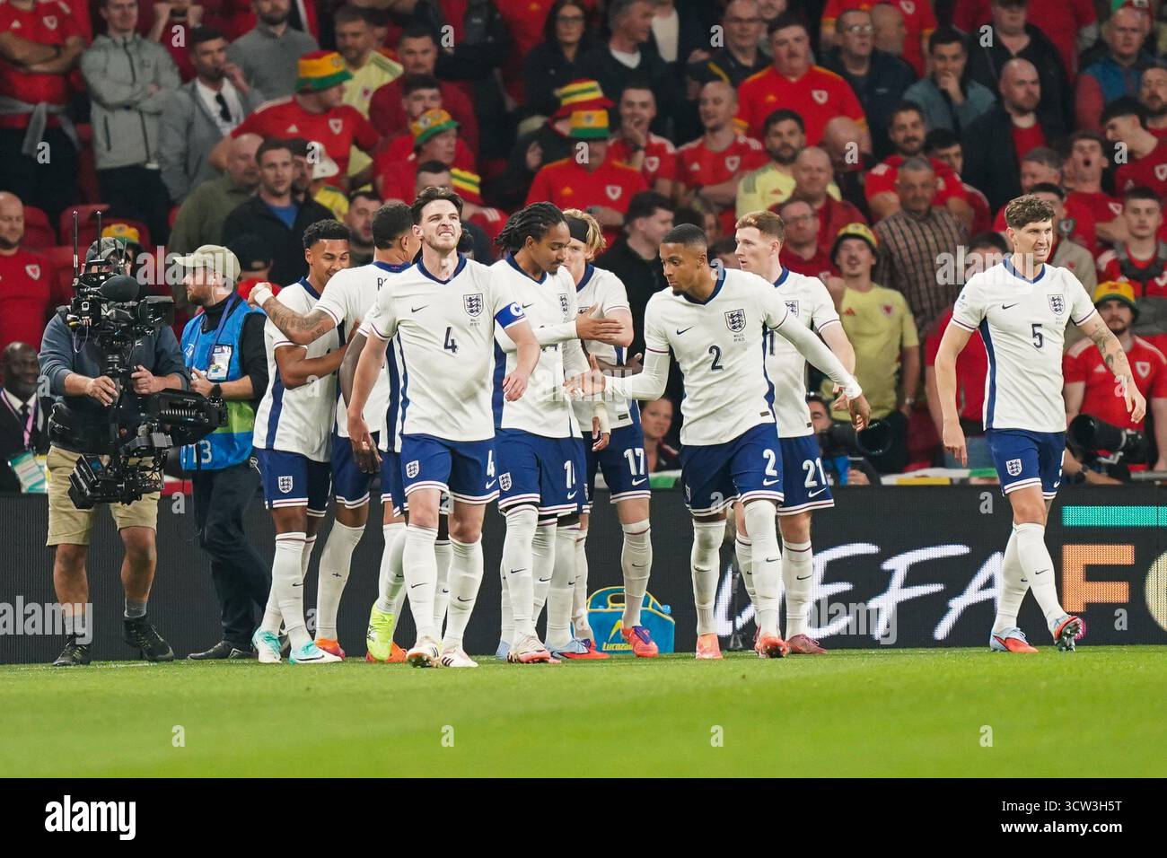 Londra, Regno Unito. 09 ottobre 2025. Ollie Watkins d'Inghilterra festeggia il suo gol nel 2-0 durante la partita amichevole tra Inghilterra e Galles al Wembley Stadium di Londra, Inghilterra, Regno Unito il 9 ottobre 2025 Credit: Dylan Hepworth/Every Second Media Credit: Every Second Media/Alamy Live News Foto Stock