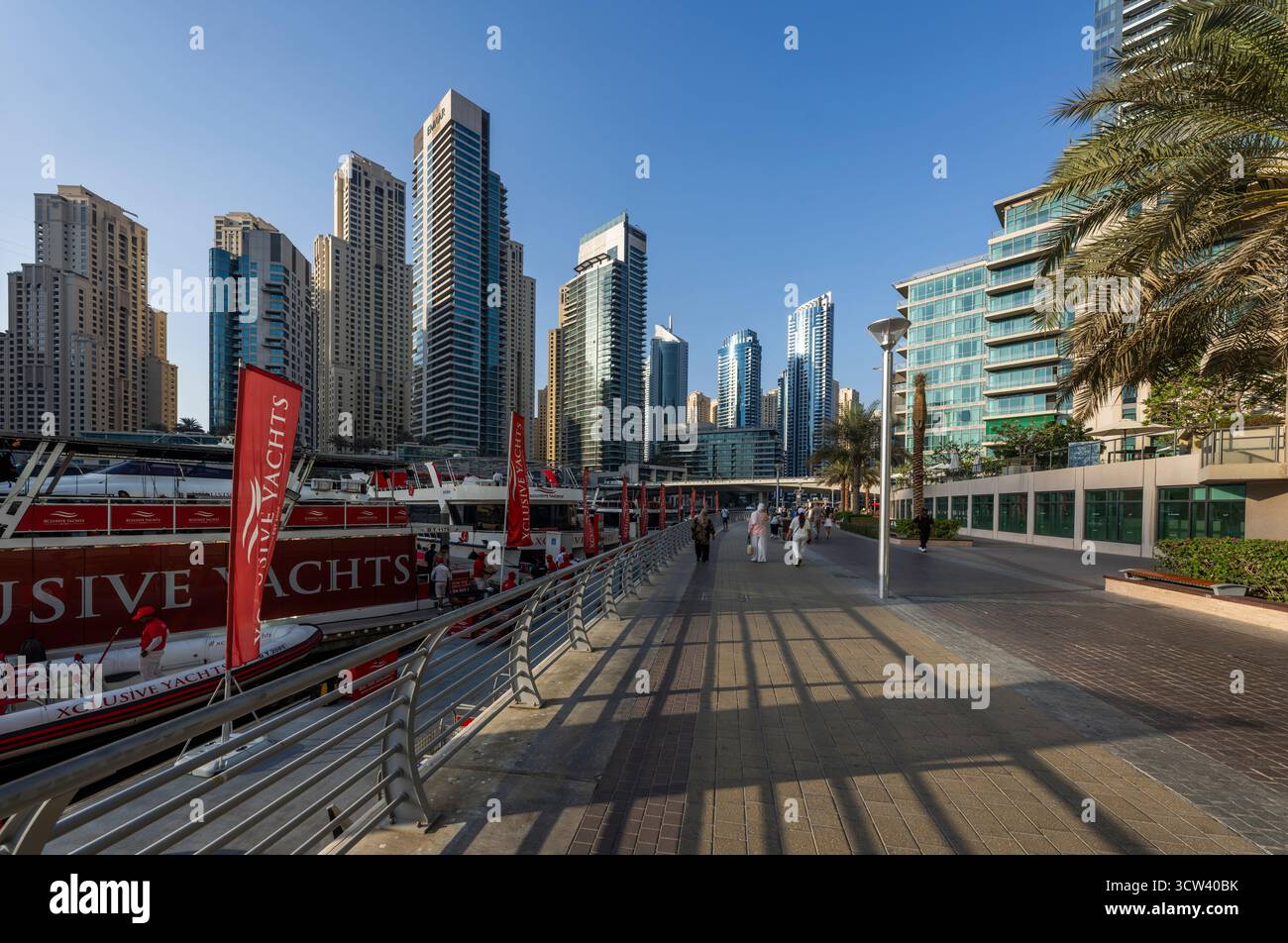 Dubai Marina al tramonto Foto Stock