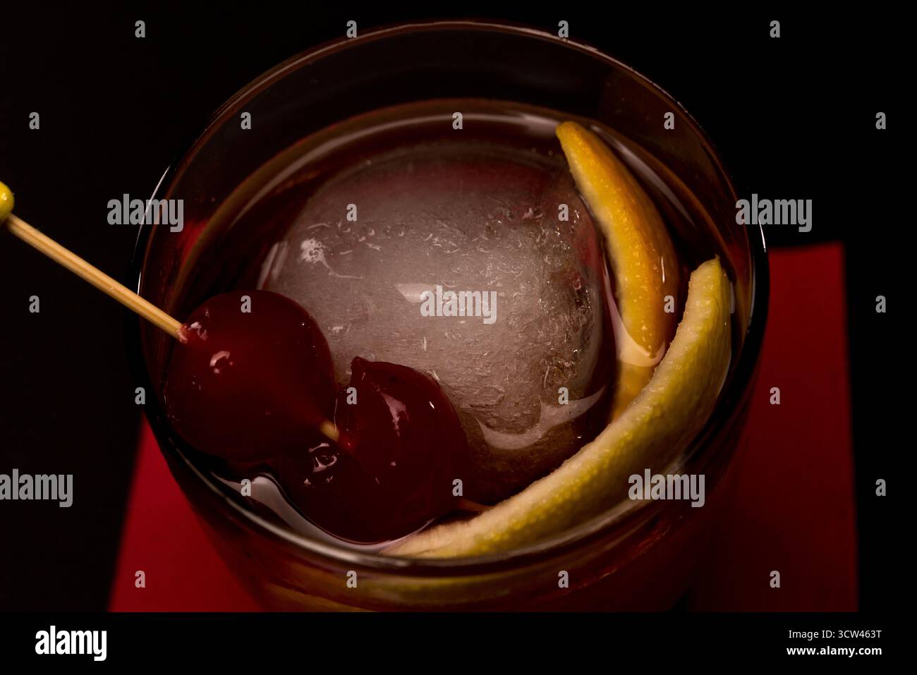 Cocktail Old Fashion, il primo cocktail documentato nella storia al Pendennis Club, tra i cocktail classici, chiamato indimenticabile Foto Stock