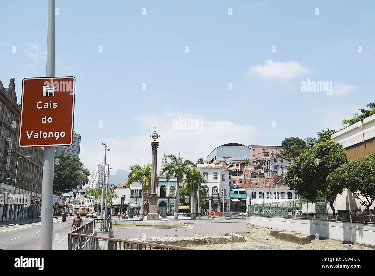 Rio de Janeiro, Brasile, 17 novembre 2024, sito archeologico di Cais do Valongo, fu costruito nel 1811, per lo sbarco e il commercio di schiavi. Foto Stock