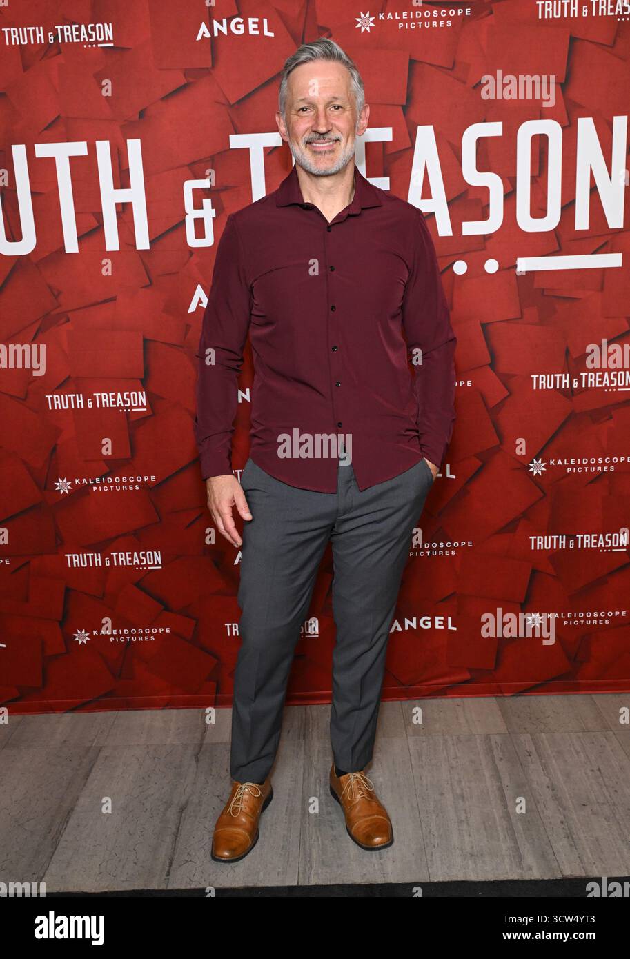 Los Angeles, Stati Uniti. 09 ottobre 2025. Matt Whitaker arriva alla proiezione speciale "Truth & Treason" all'AMC The Grove il 9 ottobre 2025 a Los Angeles, CA. © LISA OConnor/AFF-USA.com Credit: AFF/Alamy Live News Foto Stock