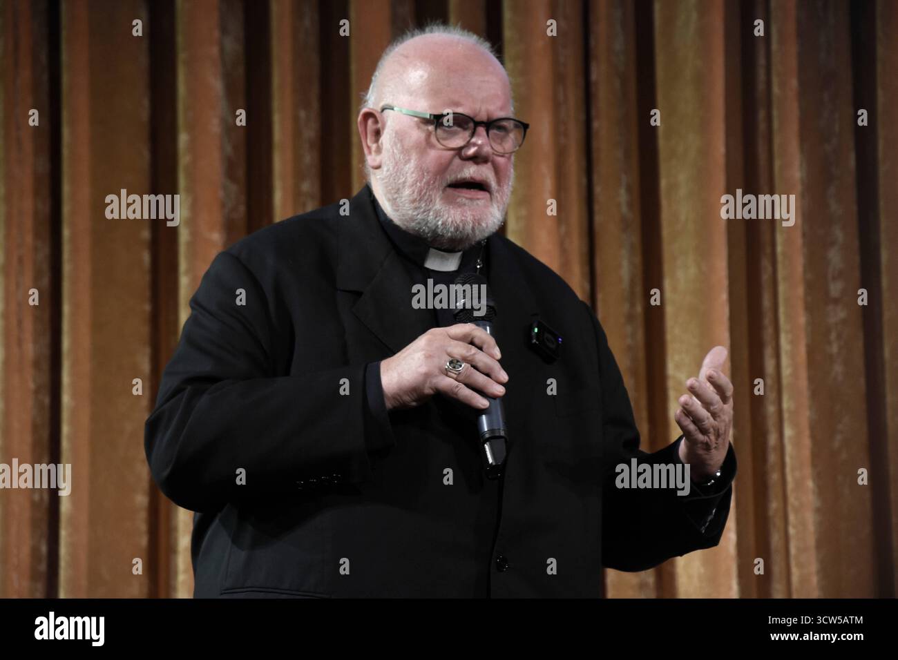 Reinhard Marx Kardinal Muenchen Freising Muenchen 09,10 2025 Kuenstlerhaus Deutsche Bischofskonferenz Katholischen Medienpreis. Verleihung 2025 Monaco di Baviera *** Reinhard Marx Cardinale Monaco di Baviera Freising Monaco di Baviera 09 10 2025 Kuenstlerhaus Conferenza Episcopale tedesca cerimonia di premiazione dei media cattolici 2025 Monaco di Baviera Foto Stock