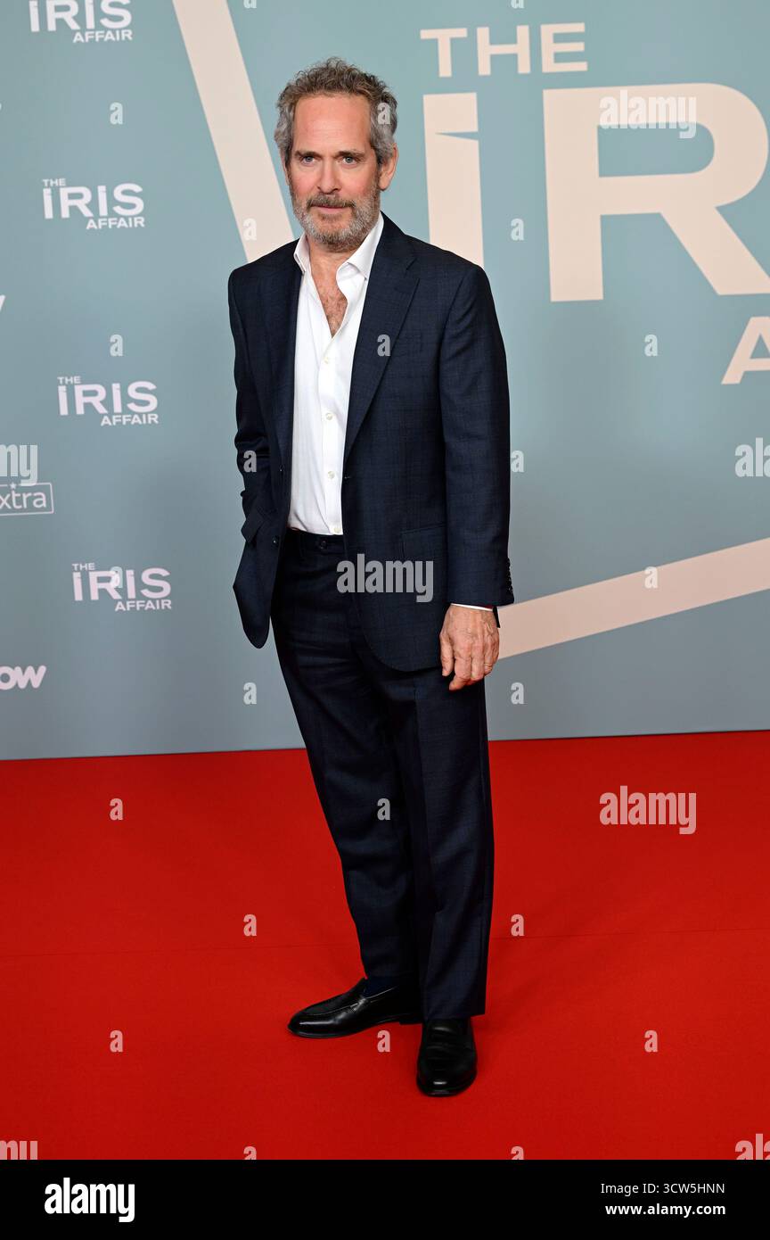 Tom Hollander bei der Premiere der Sky-serie "The Iris Affair" im Mathäser Filmpalast. München, 09.10.2025 Foto Stock