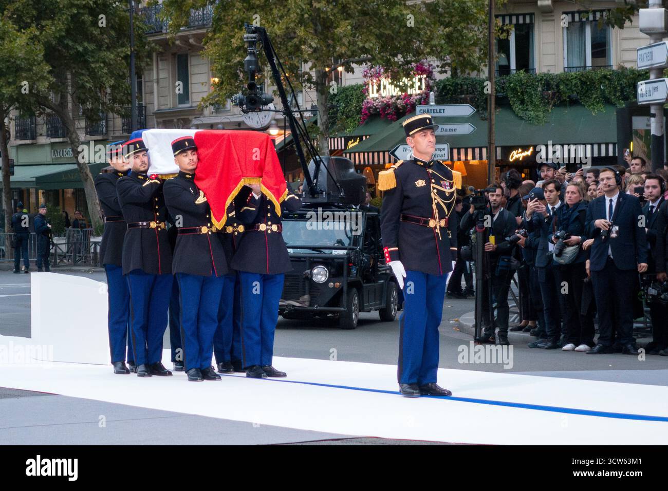Parigi, Francia, 9 ottobre 2025. Cerimonia per l'ingresso dell'ex ministro della giustizia Robert Badinter nel Panthéon - Jacques Julien/Alamy Live News Foto Stock
