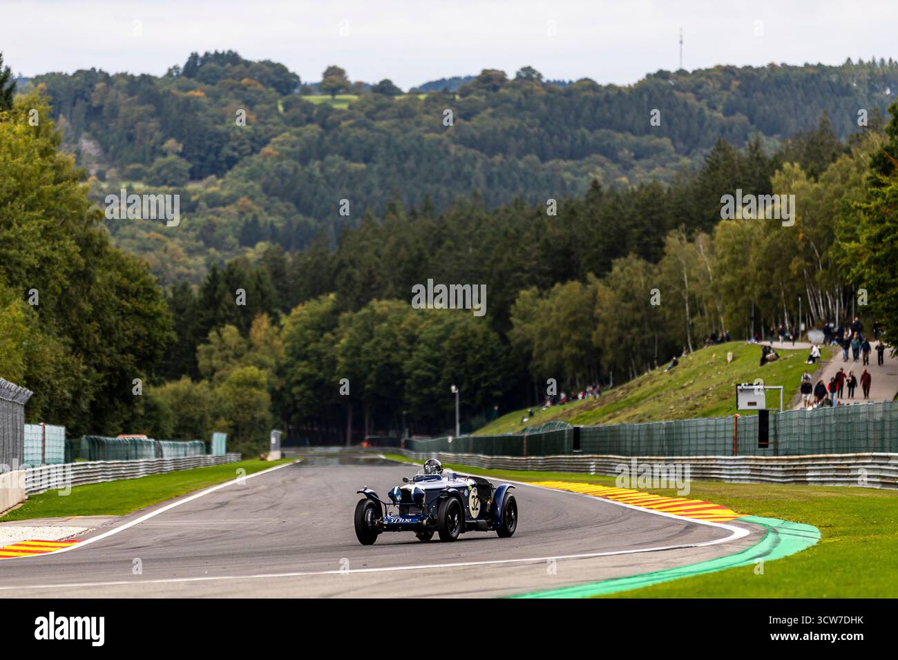 #32 Riley 12/4 TT Sprite Rep (1937) - Hewitson Alex (GBR), Auto sportive pre-belliche durante la Spa Six Hours (Roadbook Motor Classic) sul circuito di Spa-Francorchamps, dal 26 al 29/2025 settembre a Francorchamps (Belgio). Foto Stock