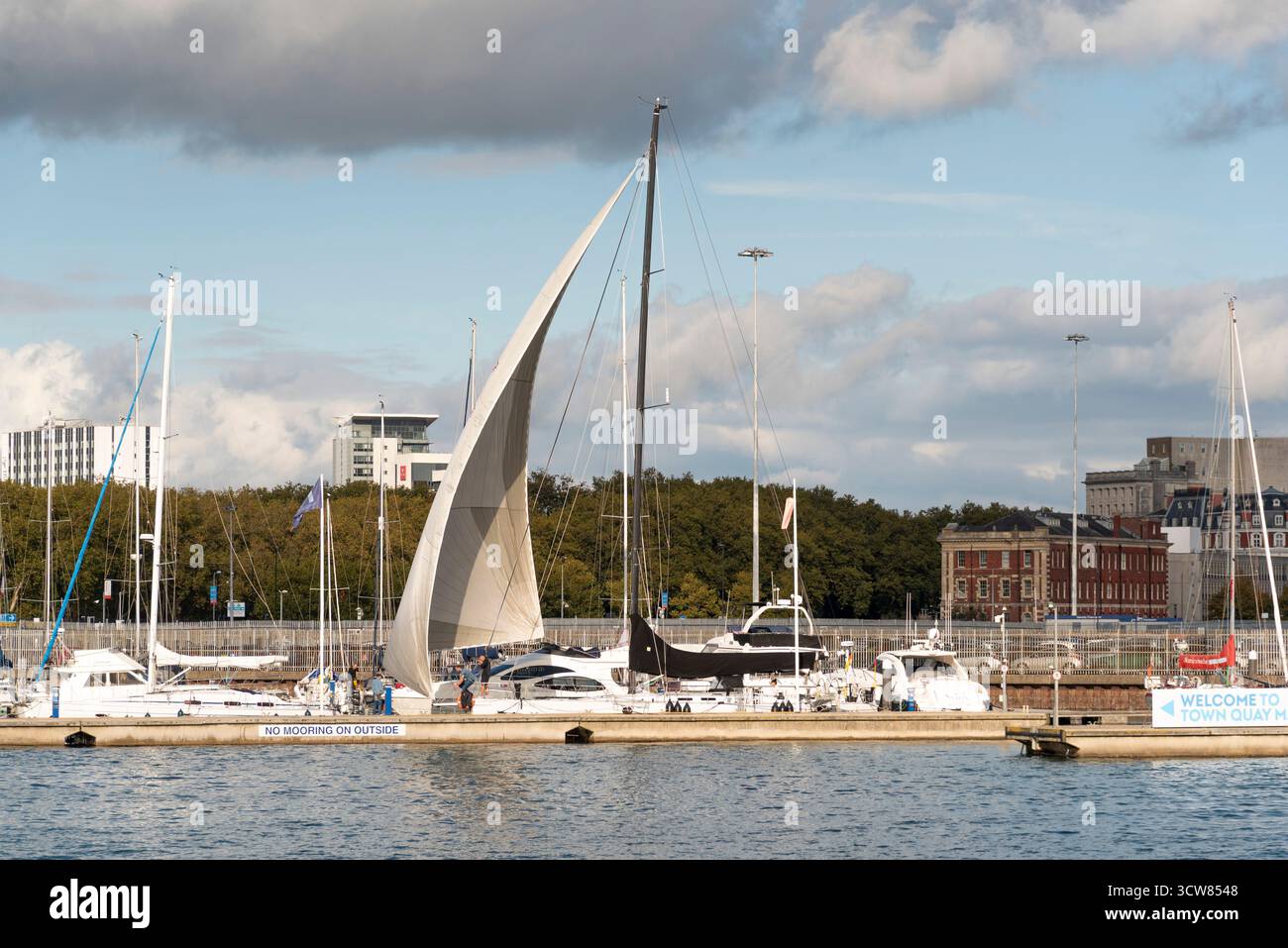 Southampton, Inghilterra, Regno Unito. 29.09.2025. Il porticciolo di Town Quay è stato visto durante lo spettacolo nautico annuale tenutosi a Southampton Water, Inghilterra meridionale, Regno Unito. Foto Stock