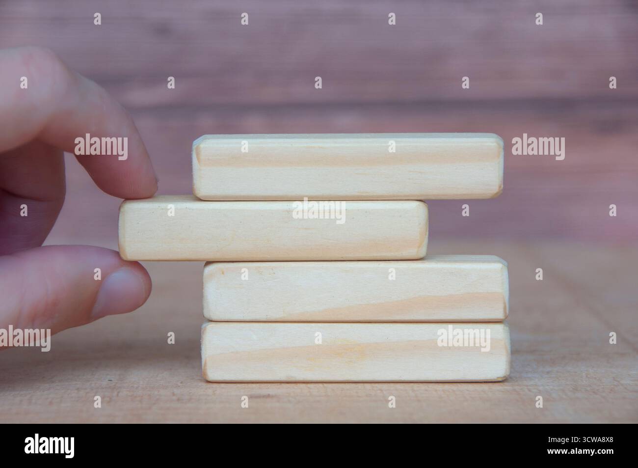 Blocchi di legno a trazione manuale con spazio personalizzabile per il testo Foto Stock