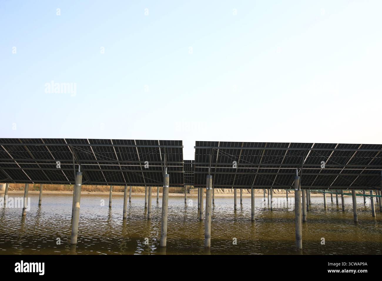 Pannelli fotovoltaici solari e sistemi di generazione di energia fotovoltaica，Energy Concept Foto Stock