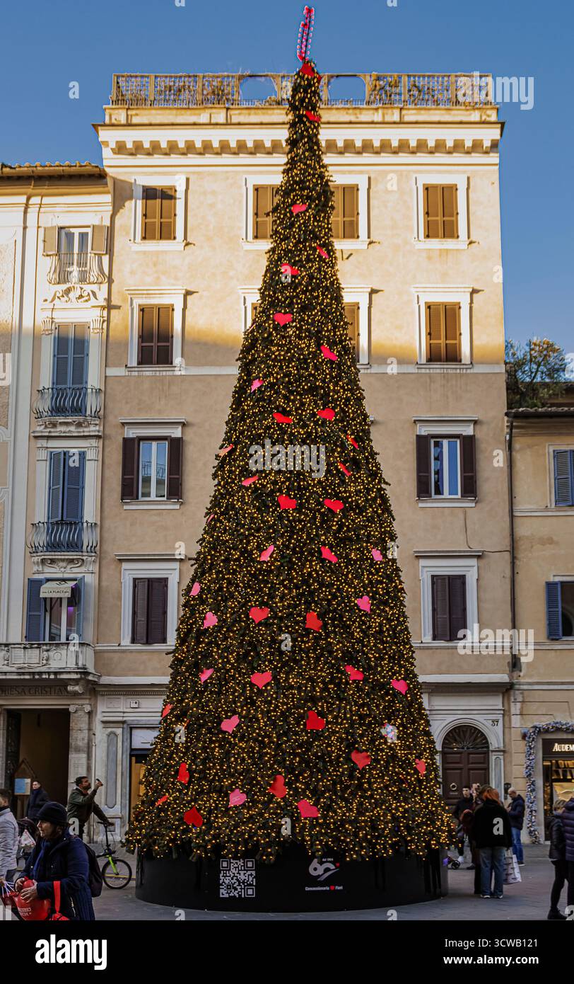 Colosseo con albero di natale immagini e fotografie stock ad alta risoluzione