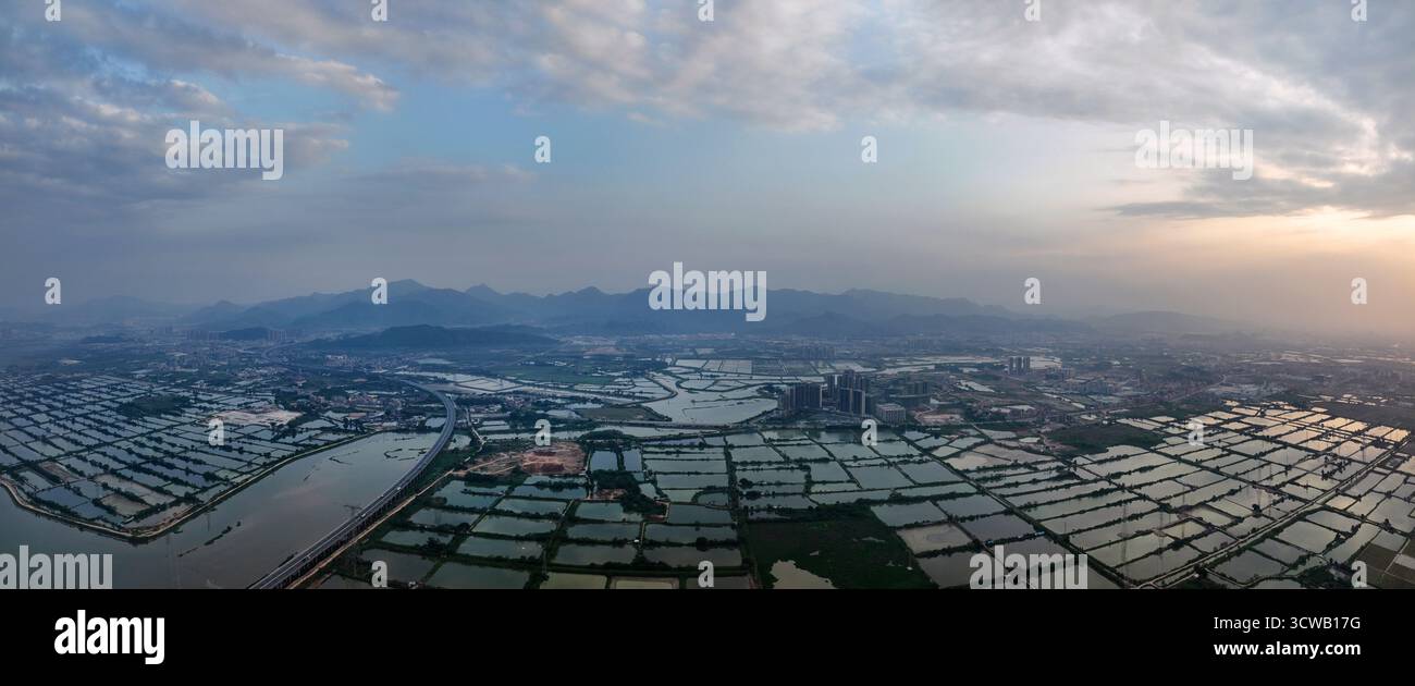 Fotografie aeree del Tonghu Wetland Park nella zona high tech di Zhongkai, Huicheng, Huizhou City Foto Stock