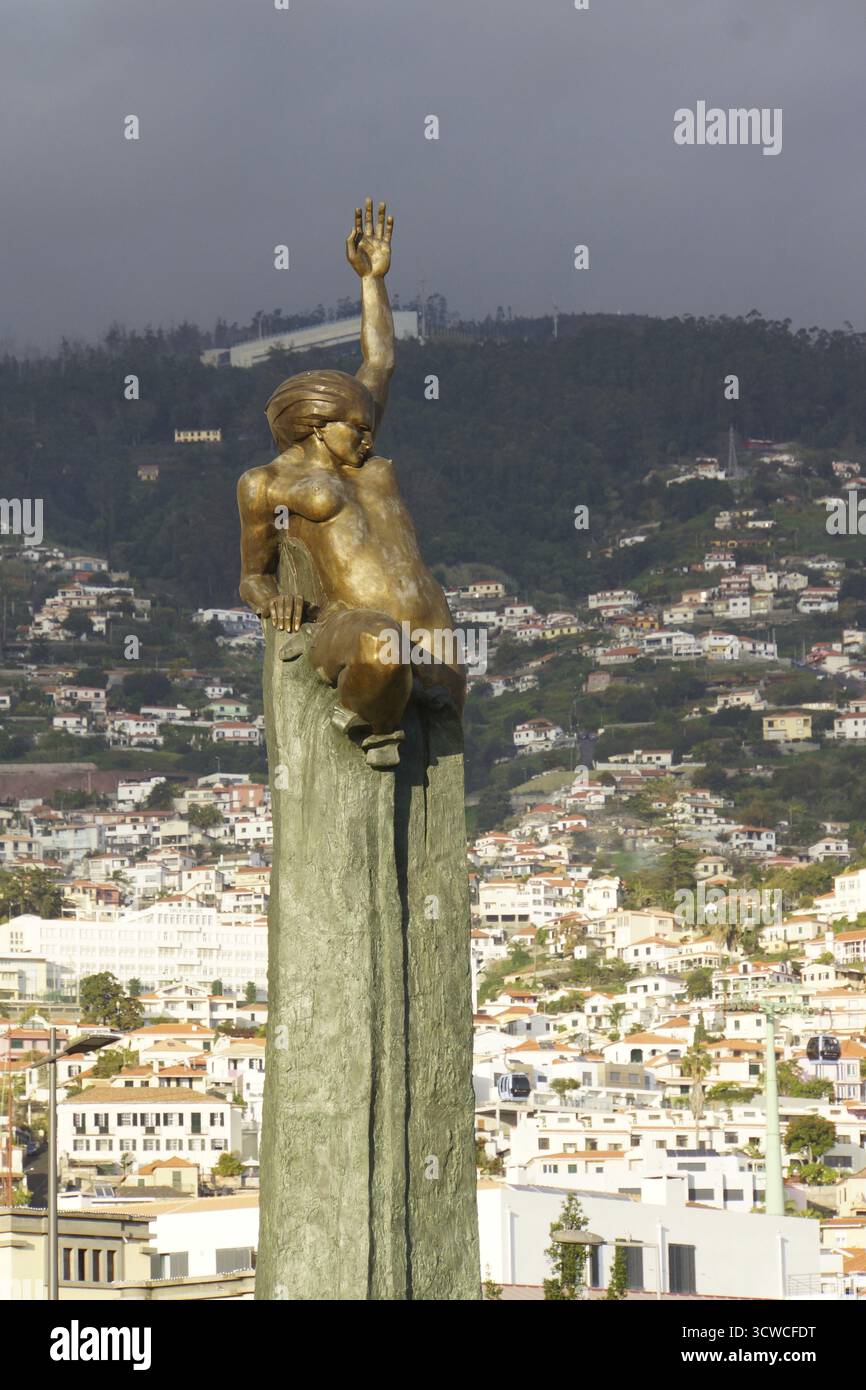 Monumento all'autonomia sulla Praca da Autonomia, Funchal, Madeira, Portogallo Foto Stock