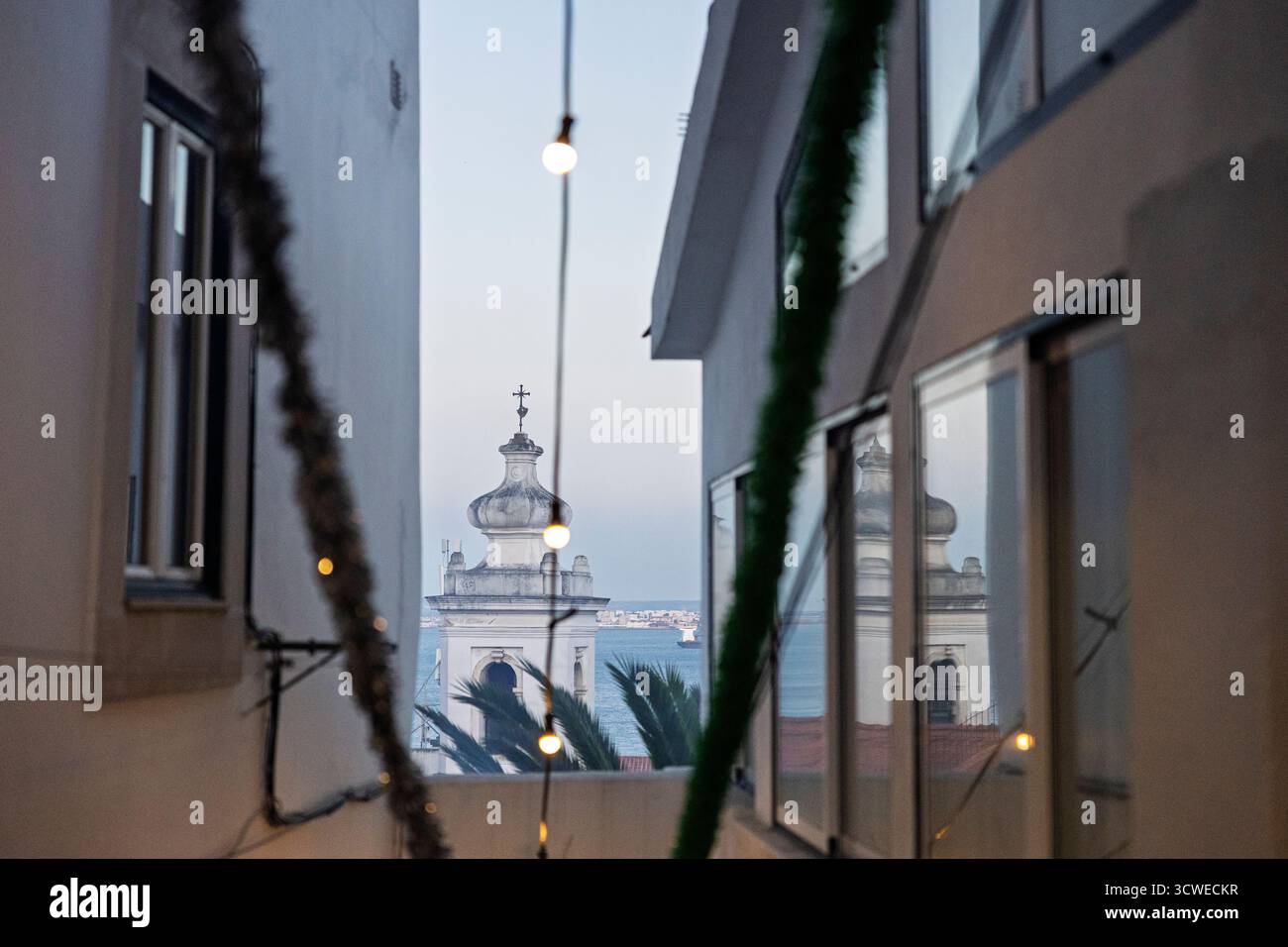 Lisbona, Portogallo - 21 giugno 2025: Chiesa di São Miguel Foto Stock