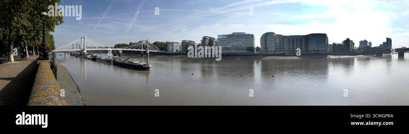 Albert Bridge sul Tamigi Londra Regno Unito Foto Stock