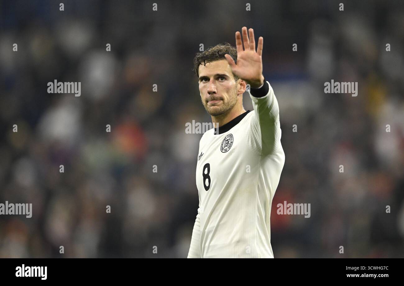 Leon Goretzka GER (08) ringrazia i tifosi dopo le qualificazioni alla Coppa del mondo Gesture, partita internazionale, Germania contro Lussemburgo, PreZero Arena, Sins Foto Stock